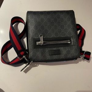 GG Gucci Black Small Messenger Bag
